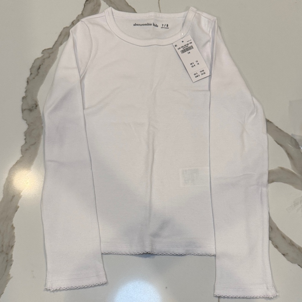 NWT Abercrombie Kids Classic White Long Sleeve Tee 7/8